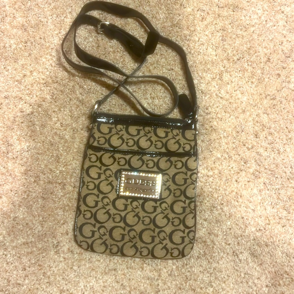 Guess purse - great condition